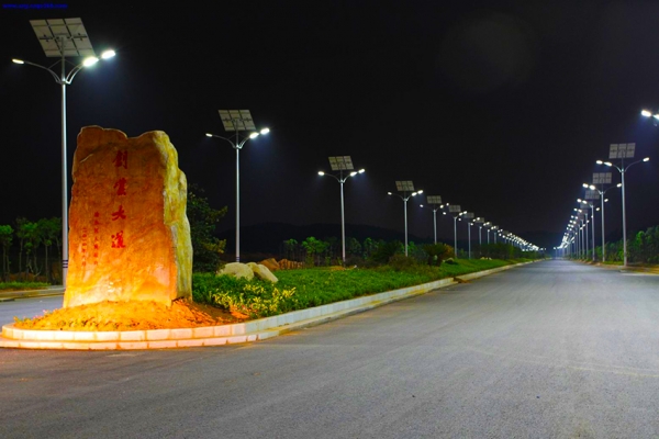 太陽能路燈投放使用